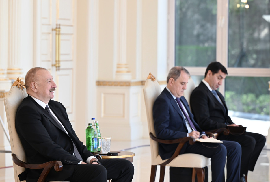 Prezident İlham Əliyev Sudanın ölkəmizdə yeni təyin olunmuş səfirinin etimadnaməsini qəbul edib<font color=red> - FOTOLAR</font>