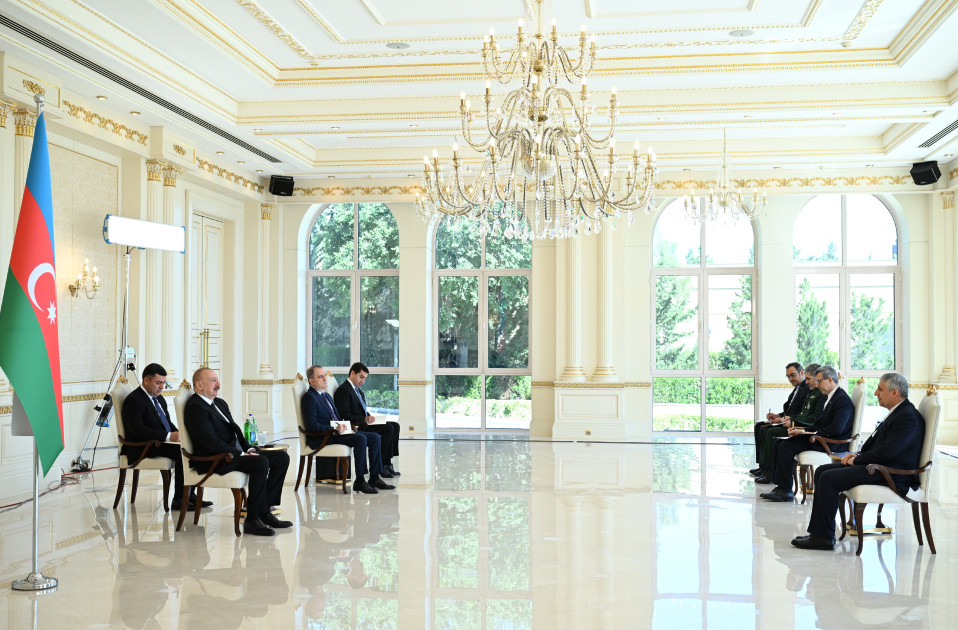 Prezident İlham Əliyev İranın Azərbaycanda yeni təyin olunmuş səfirinin etimadnaməsini qəbul edib<font color=red> - FOTOLAR</font>