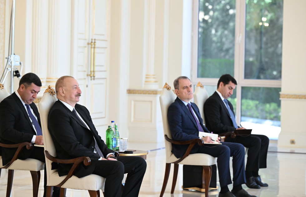 Prezident İlham Əliyev İranın Azərbaycanda yeni təyin olunmuş səfirinin etimadnaməsini qəbul edib<font color=red> - FOTOLAR</font>