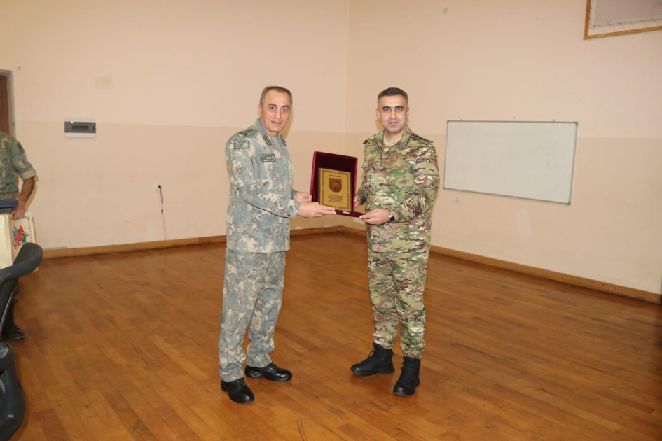 Hərbi hissələrdə tədbirlər keçirilib<font color=red> - FOTOLAR</font>