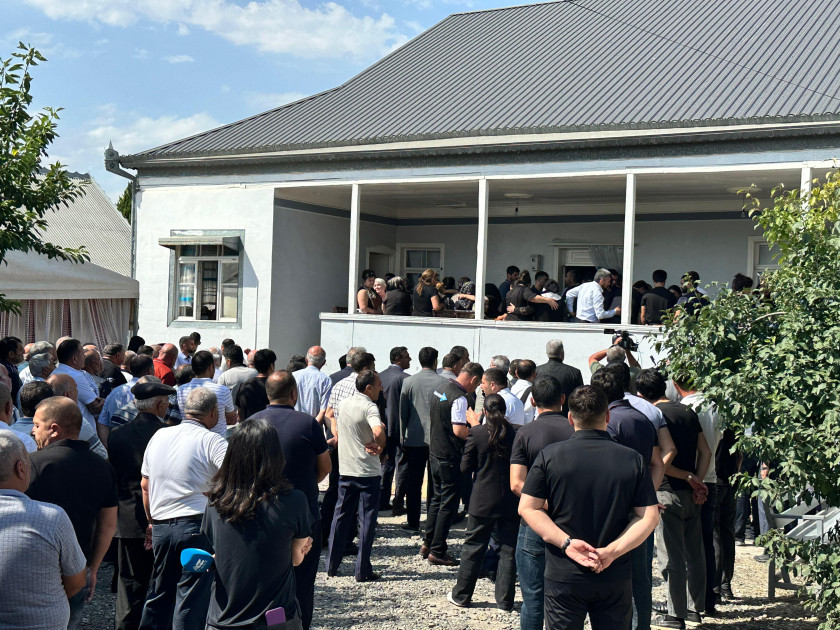 Ziyəddin və Hüseyn Səfərov qardaşları ilə vida mərasimi keçirilib<font color='red'> - YENİLƏNİB</font><font color=red> - FOTOLAR</font>