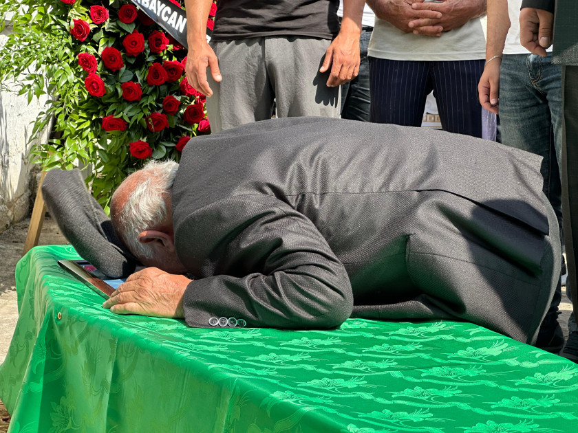 Ziyəddin və Hüseyn Səfərov qardaşları ilə vida mərasimi keçirilib<font color='red'> - YENİLƏNİB</font><font color=red> - FOTOLAR</font>