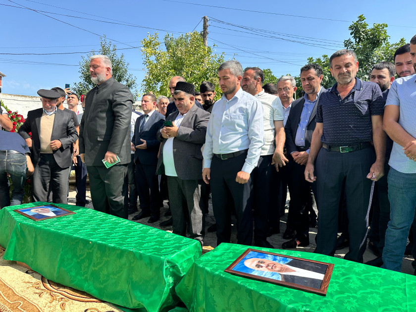 Ziyəddin və Hüseyn Səfərov qardaşları ilə vida mərasimi keçirilib<font color='red'> - YENİLƏNİB</font><font color=red> - FOTOLAR</font>