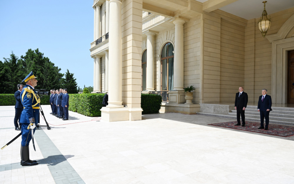 Özbəkistan Prezidenti Şavkat Mirziyoyevin rəsmi qarşılanma mərasimi olub<font color=red> - FOTOLAR</font>