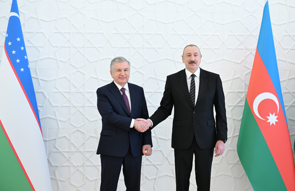 Özbəkistan Prezidenti Şavkat Mirziyoyevin rəsmi qarşılanma mərasimi olub<font color=red> - FOTOLAR</font>