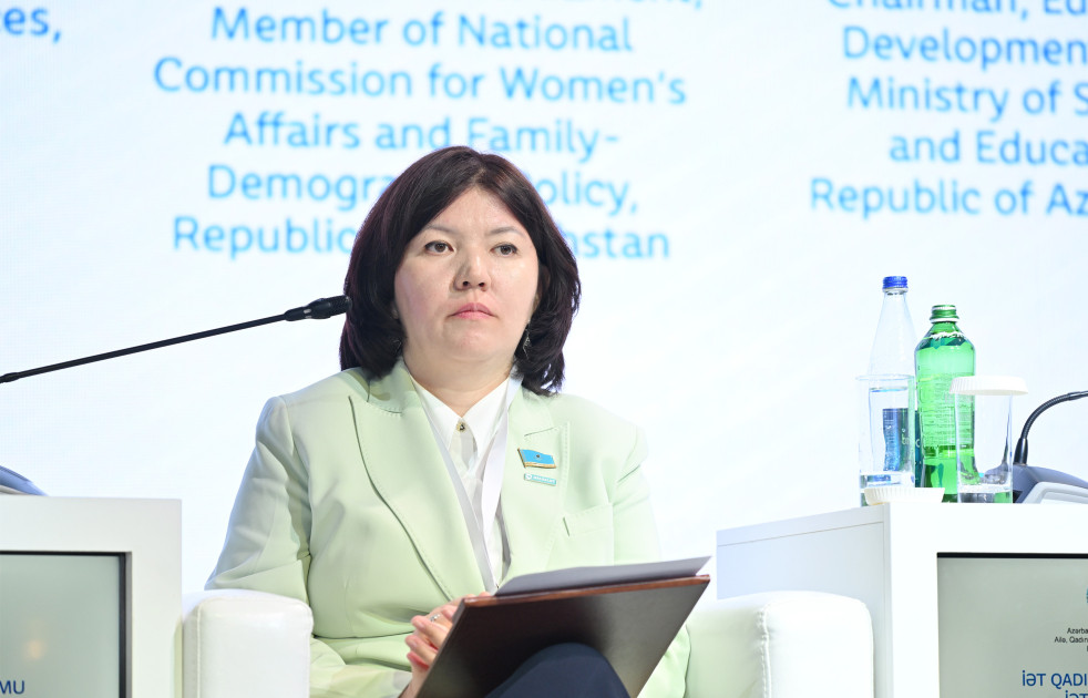 Laçında "İqlimə dayanıqlılıq üçün insan inkişafında qadınların rolu" mövzusunda panel sessiya keçirilib<font color=red> - FOTOLAR</font>