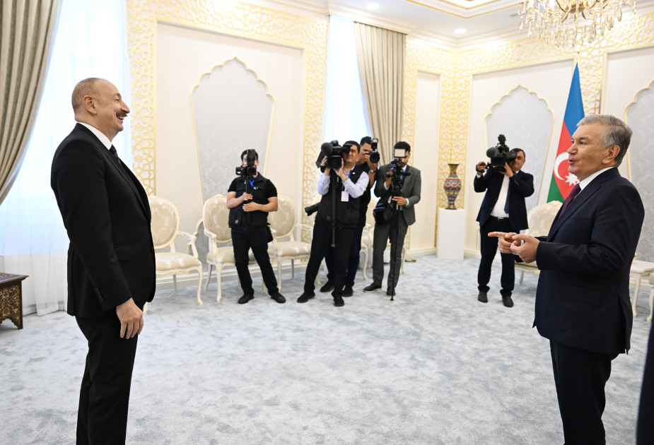 Prezidentlər İlham Əliyev və Şavkat Mirziyoyev Özbəkistanın Azərbaycandakı səfirliyinin yeni binasının açılışında iştirak ediblər <font color=red> - FOTOLAR</font>