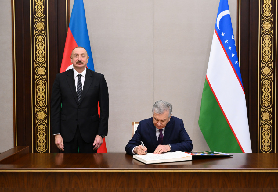 Prezidentlər İlham Əliyev və Şavkat Mirziyoyev Özbəkistanın Azərbaycandakı səfirliyinin yeni binasının açılışında iştirak ediblər <font color=red> - FOTOLAR</font>