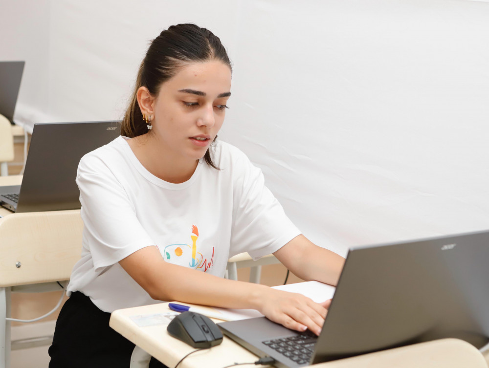 Bu gündən Naxçıvanda ölkə üzrə mərkəzləşmiş qaydada müəllimlərin işə qəbul müsabiqəsinə start verilib<font color=red> - FOTOLAR</font>