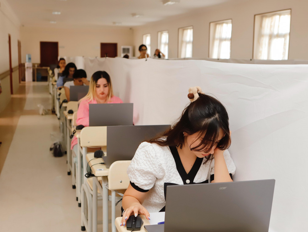 Bu gündən Naxçıvanda ölkə üzrə mərkəzləşmiş qaydada müəllimlərin işə qəbul müsabiqəsinə start verilib<font color=red> - FOTOLAR</font>