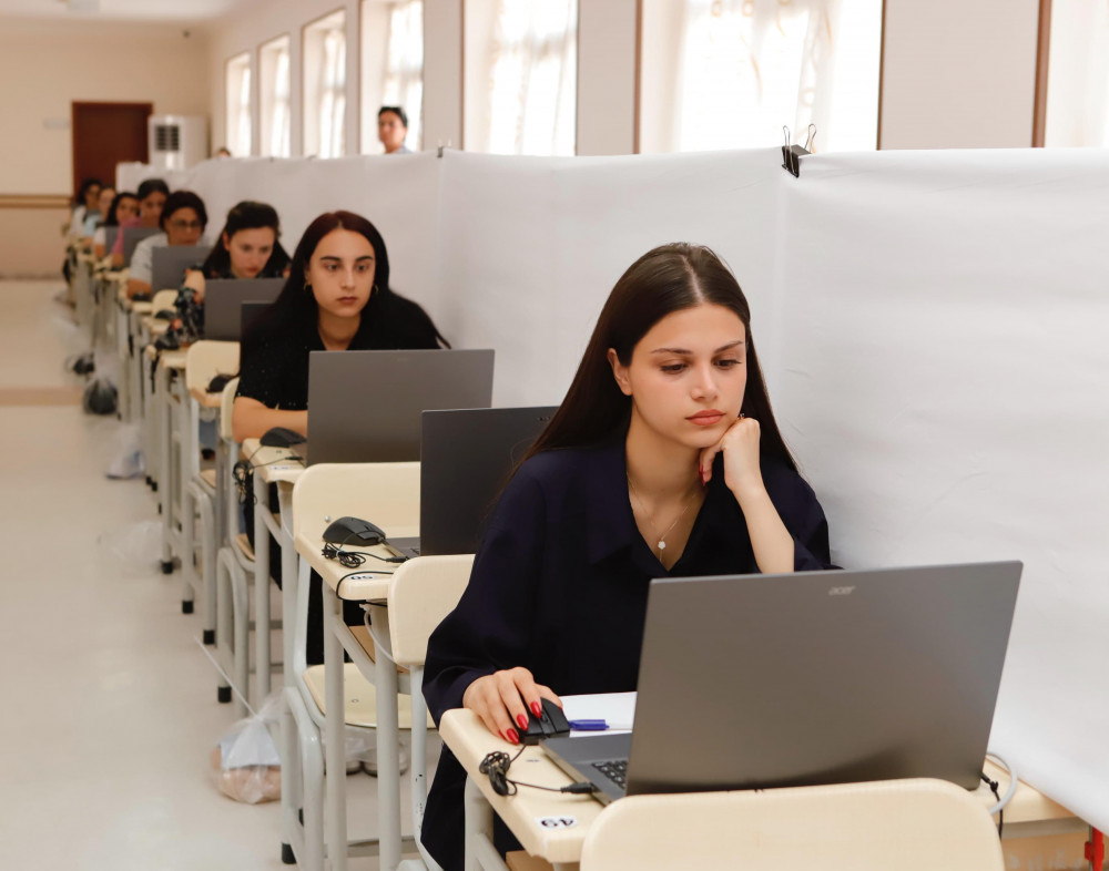 Bu gündən Naxçıvanda ölkə üzrə mərkəzləşmiş qaydada müəllimlərin işə qəbul müsabiqəsinə start verilib<font color=red> - FOTOLAR</font>