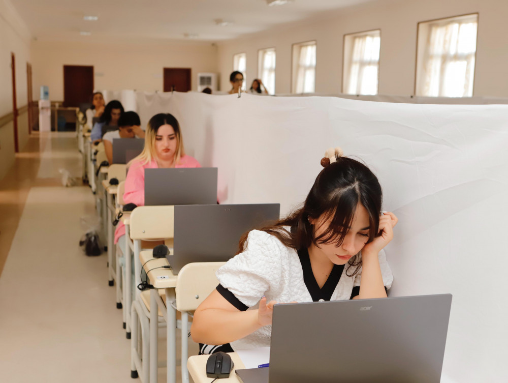 Bu gündən Naxçıvanda ölkə üzrə mərkəzləşmiş qaydada müəllimlərin işə qəbul müsabiqəsinə start verilib<font color=red> - FOTOLAR</font>