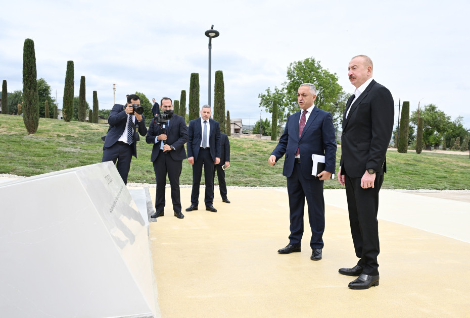 Prezident İlham Əliyev Xankəndidə Zəfər parkında görülən tikinti işləri ilə tanış olub<font color=red> - FOTOLAR</font>
