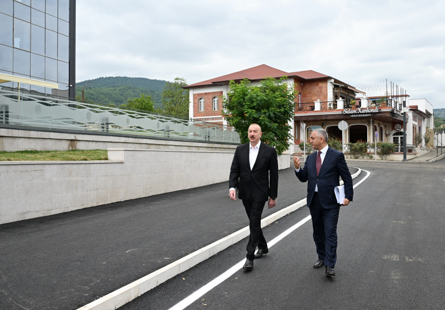 Prezident İlham Əliyev “Xankəndi” Biznes Mərkəzinin açılışında iştirak edib<font color=red> - FOTOLAR</font>