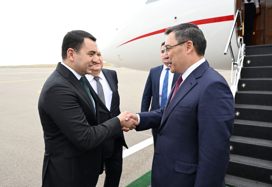 Qırğızıstan Prezidenti Sadır Japarov Azərbaycana səfərə gəlib<font color=red> - FOTOLAR</font>