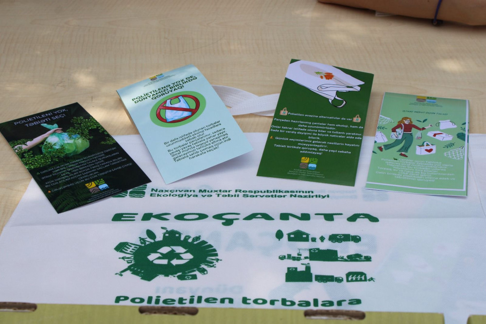 Naxçıvanda “Polietilen torbaları gətir, ekoçantanı götür!” aksiyası keçirilib<font color=red> - FOTOLAR</font>