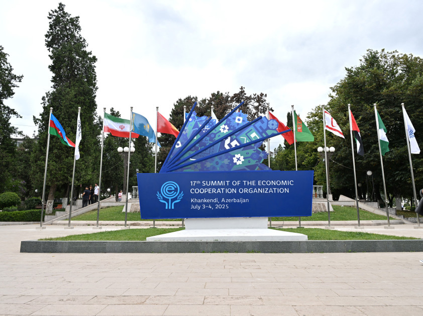 Xankəndi beynəlxalq məsələlərin müzakirəsi üçün yeni ünvana çevrilir <font color=red> - FOTOLAR</font>