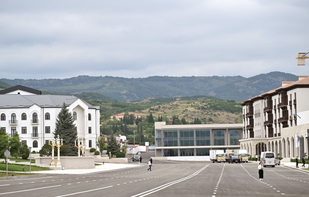 Xankəndi beynəlxalq məsələlərin müzakirəsi üçün yeni ünvana çevrilir <font color=red> - FOTOLAR</font>