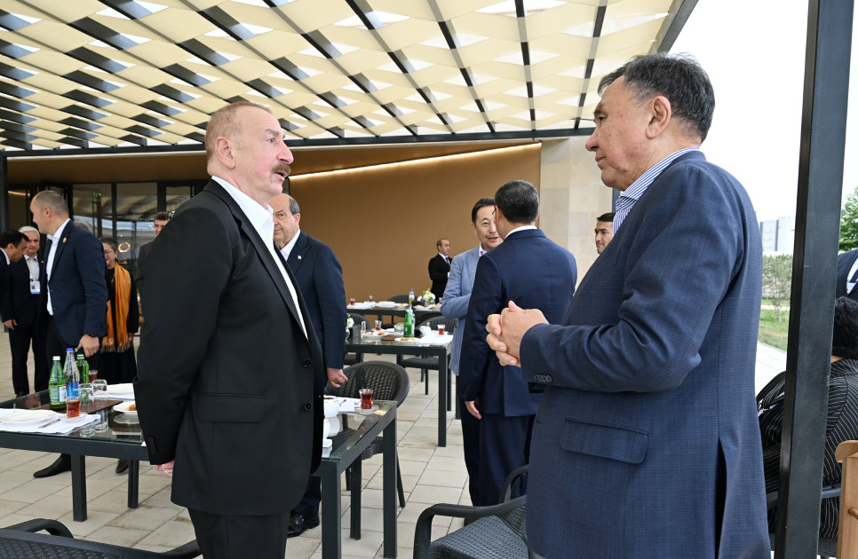 ECO-nun 17-ci Zirvə görüşünün iştirakçıları Ağdamdakı “İmarət” Kompleksində Qarabağ atlarının “Zəfər” şousunu izləyiblər<font color=red> - FOTOLAR</font>