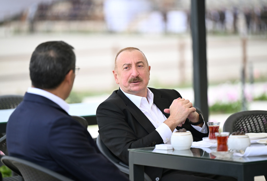 ECO-nun 17-ci Zirvə görüşünün iştirakçıları Ağdamdakı “İmarət” Kompleksində Qarabağ atlarının “Zəfər” şousunu izləyiblər<font color=red> - FOTOLAR</font>