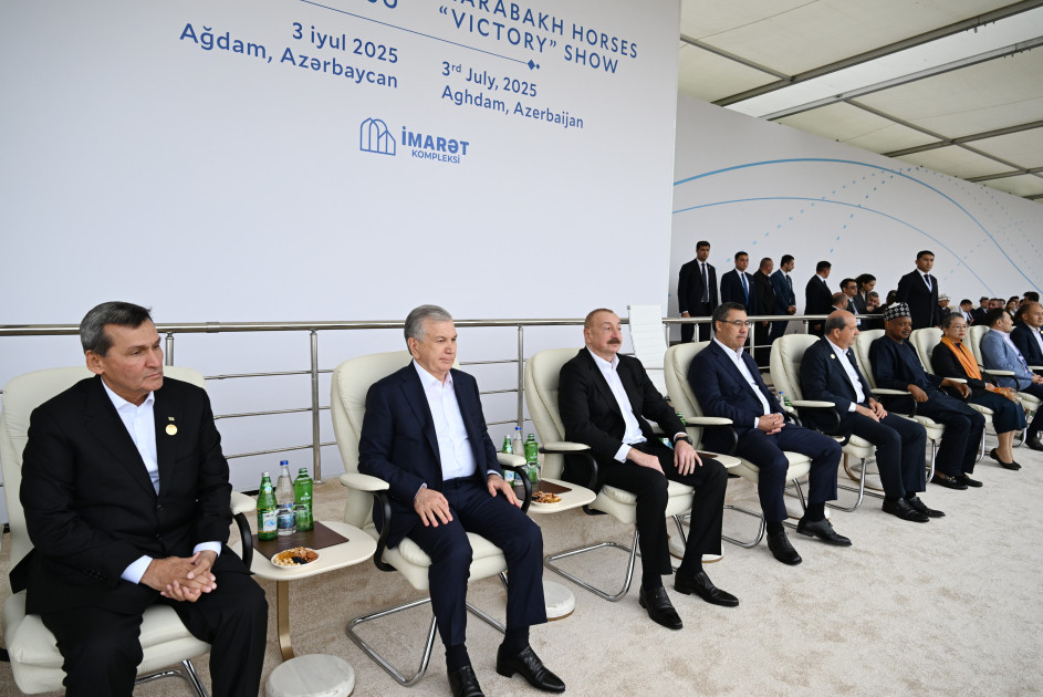 ECO-nun 17-ci Zirvə görüşünün iştirakçıları Ağdamdakı “İmarət” Kompleksində Qarabağ atlarının “Zəfər” şousunu izləyiblər<font color=red> - FOTOLAR</font>