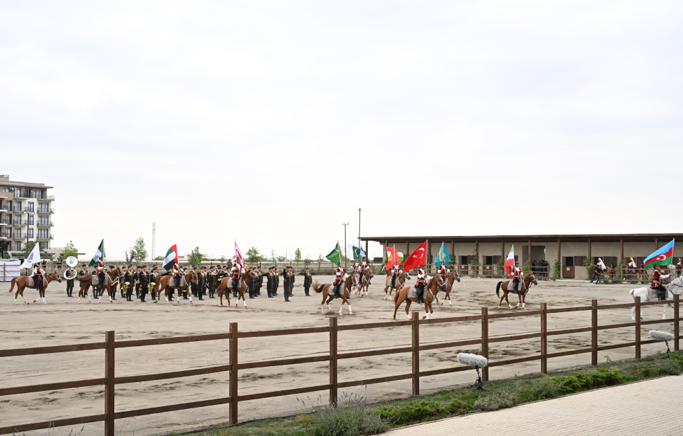 ECO-nun 17-ci Zirvə görüşünün iştirakçıları Ağdamdakı “İmarət” Kompleksində Qarabağ atlarının “Zəfər” şousunu izləyiblər<font color=red> - FOTOLAR</font>