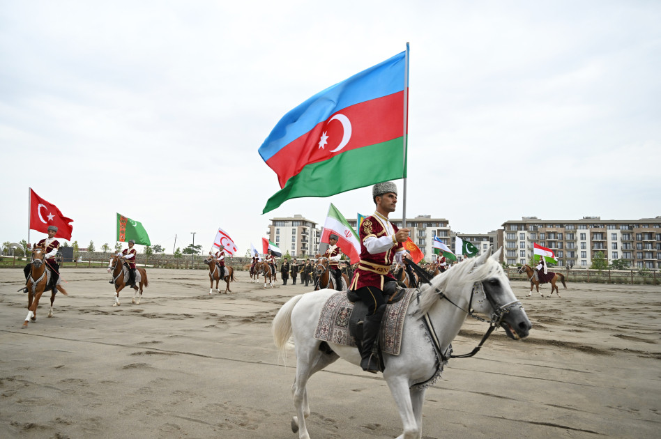 ECO-nun 17-ci Zirvə görüşünün iştirakçıları Ağdamdakı “İmarət” Kompleksində Qarabağ atlarının “Zəfər” şousunu izləyiblər<font color=red> - FOTOLAR</font>