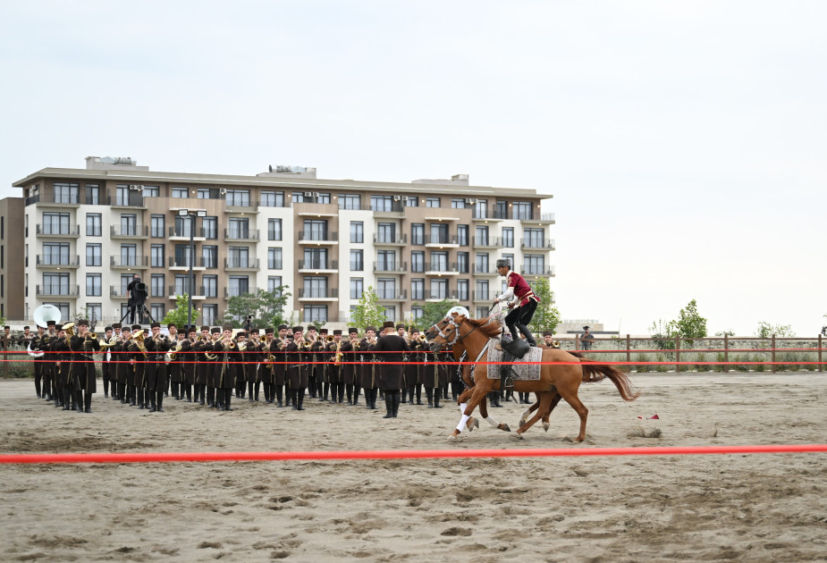ECO-nun 17-ci Zirvə görüşünün iştirakçıları Ağdamdakı “İmarət” Kompleksində Qarabağ atlarının “Zəfər” şousunu izləyiblər<font color=red> - FOTOLAR</font>