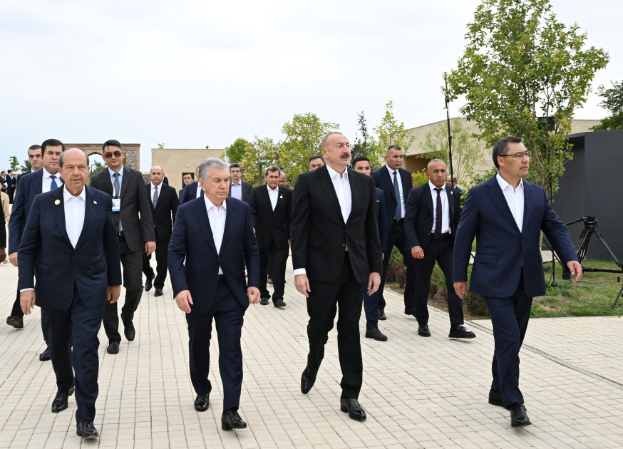 ECO-nun 17-ci Zirvə görüşünün iştirakçıları Ağdamdakı “İmarət” Kompleksində Qarabağ atlarının “Zəfər” şousunu izləyiblər<font color=red> - FOTOLAR</font>