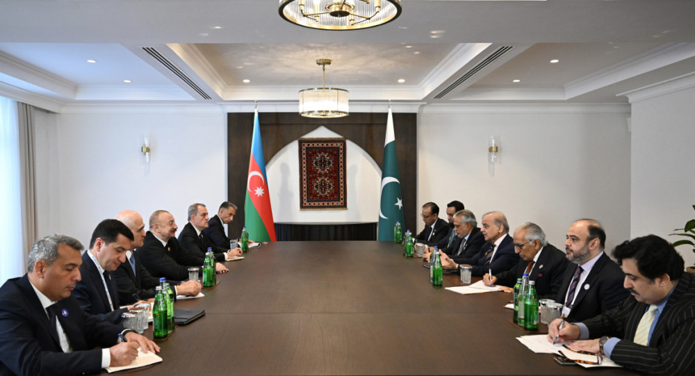 Azərbaycan Prezidenti İlham Əliyev Xankəndidə Pakistanın Baş naziri ilə görüşüb<font color=red> - FOTOLAR</font>
