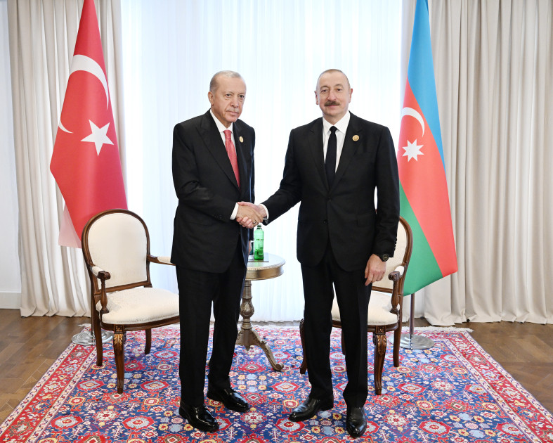 Azərbaycan Prezidenti İlham Əliyev Xankəndidə Türkiyə Prezidenti Rəcəb Tayyib Ərdoğanla görüşüb<font color=red> - FOTOLAR</font>