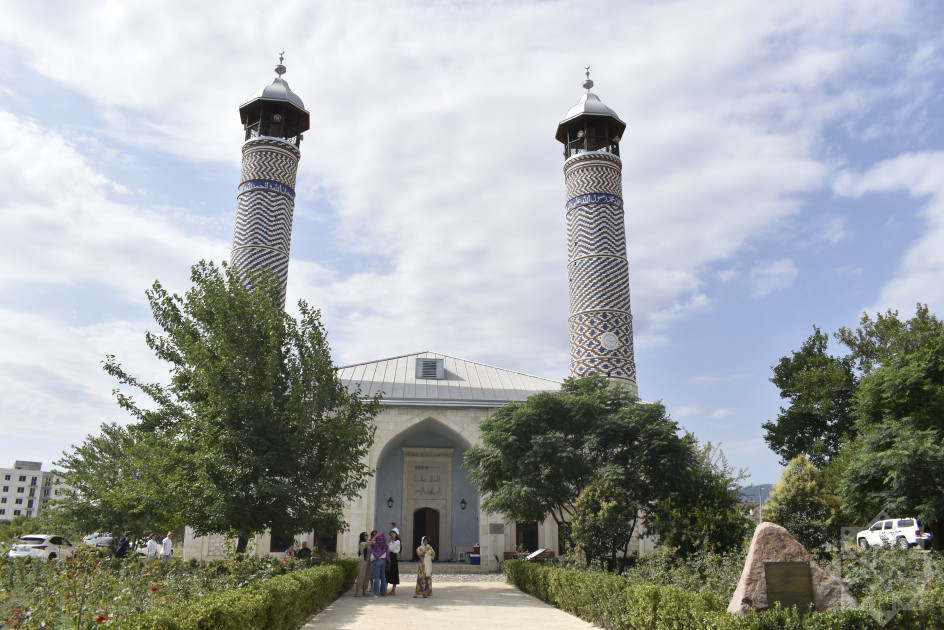 Aşura günü ilə əlaqədar Ağdam Cümə məscidində ilk dəfə olaraq qanvermə aksiyası keçirilib<font color=red> - FOTOLAR</font>