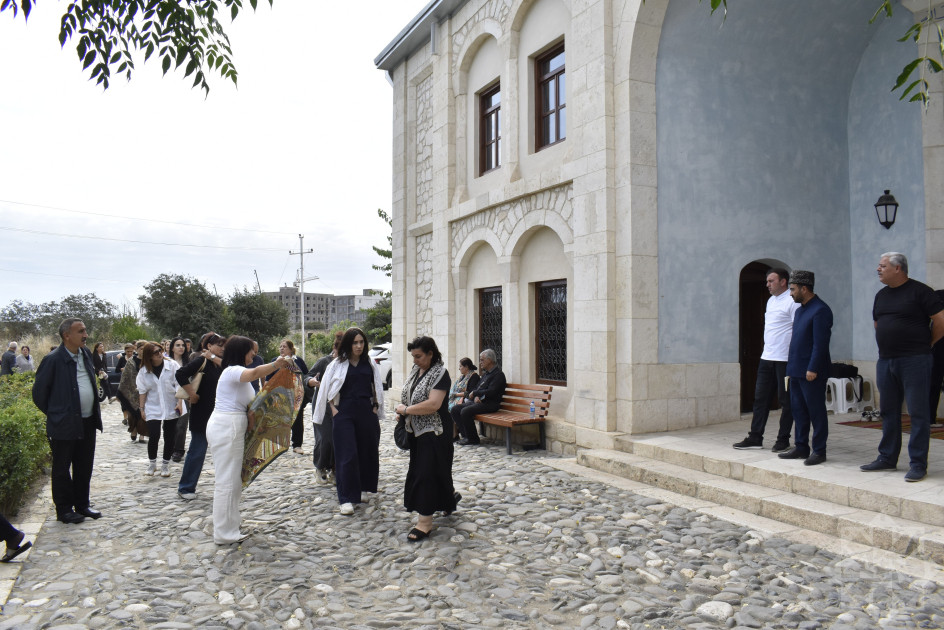 Aşura günü ilə əlaqədar Ağdam Cümə məscidində ilk dəfə olaraq qanvermə aksiyası keçirilib<font color=red> - FOTOLAR</font>