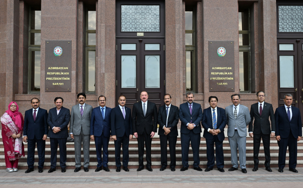 Prezident İlham Əliyev Pakistan Milli Assambleyasının sədrinin başçılıq etdiyi nümayəndə heyətini qəbul edib<font color=red> - FOTOLAR</font>