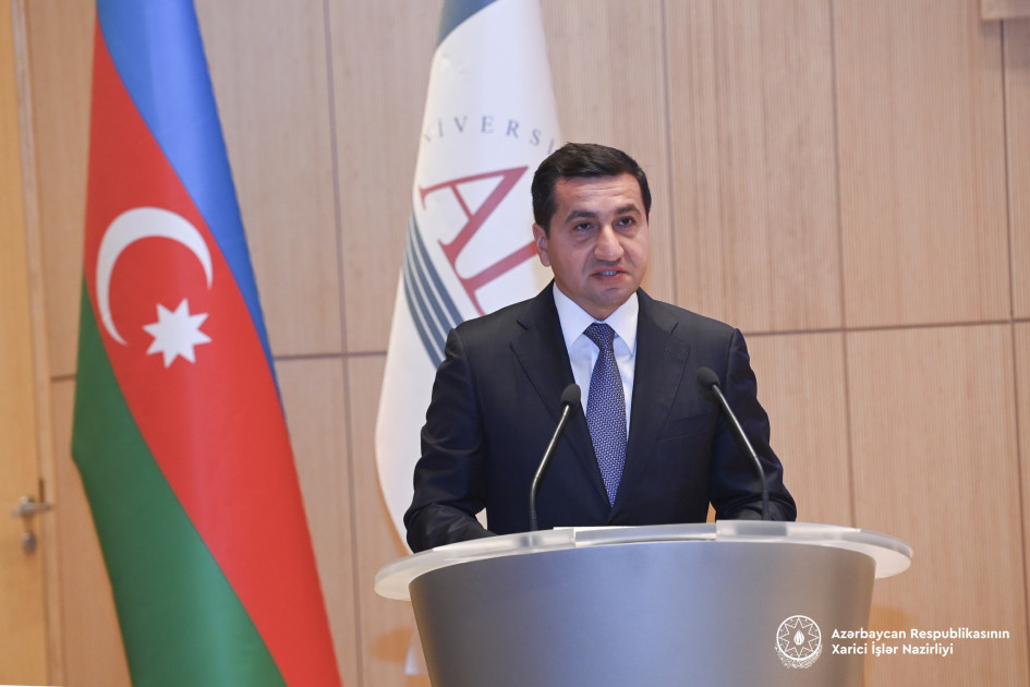 “Azərbaycanın xarici siyasəti suverenliyin bərpasından sonra: prioritetlər və çağırışlar” mövzusunda IX müşavirənin açılışı olub<font color=red> - FOTOLAR</font>