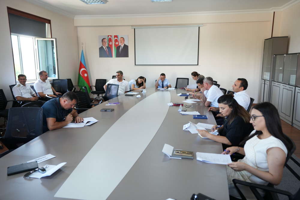 Naxçıvanda rəhbərlər üçün inkişaf proqramı başa çatıb<font color=red> - FOTOLAR</font>