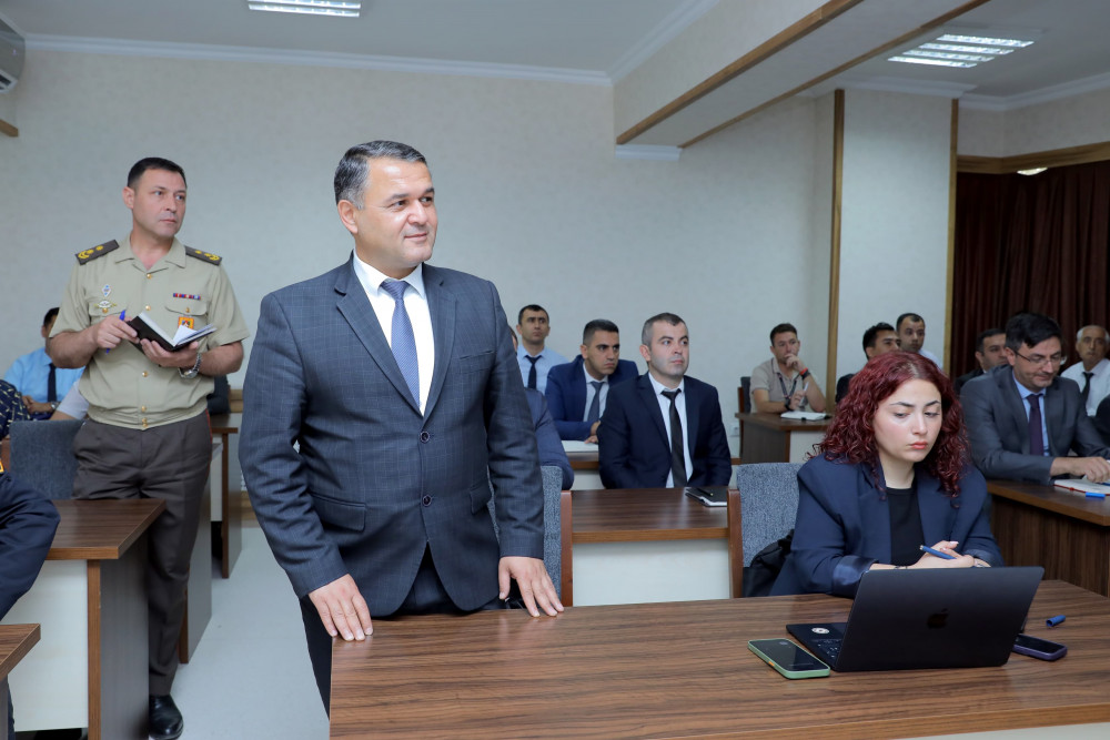 Maliyyə Nazirliyində “Dövlət rüsumlarının elektron idarə edilməsi (e-rüsum)” informasiya sisteminin tətbiqi ilə bağlı təlim keçirilib<font color=red> - FOTOLAR</font>