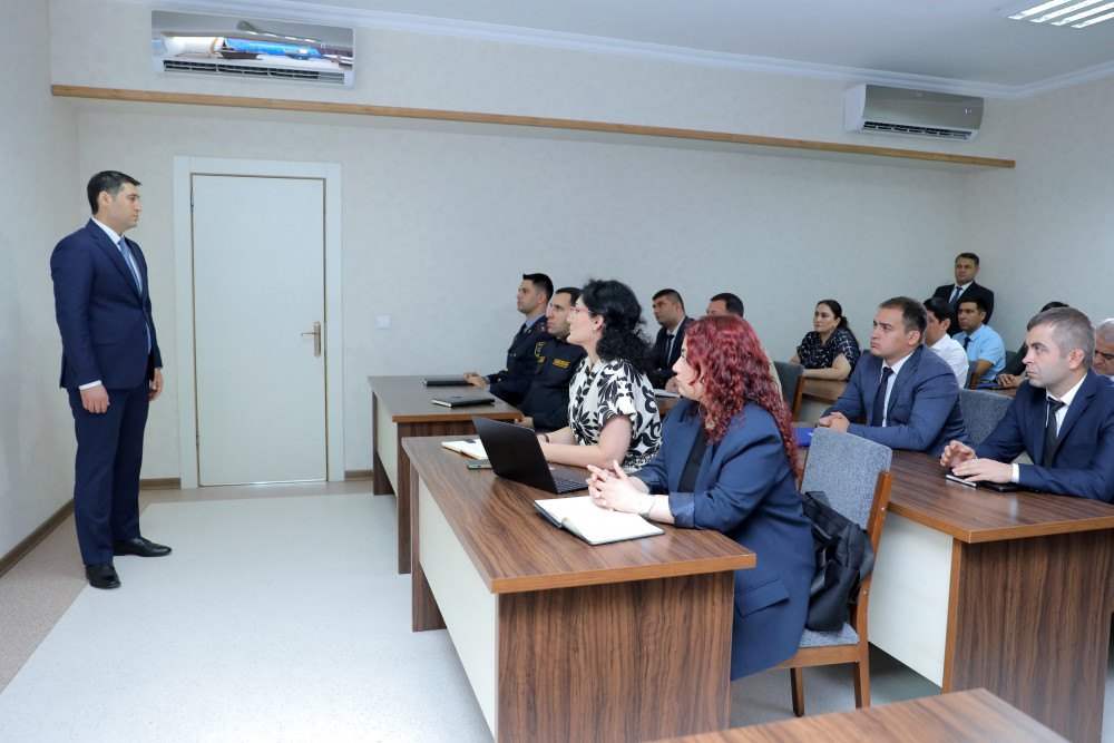 Maliyyə Nazirliyində “Dövlət rüsumlarının elektron idarə edilməsi (e-rüsum)” informasiya sisteminin tətbiqi ilə bağlı təlim keçirilib<font color=red> - FOTOLAR</font>