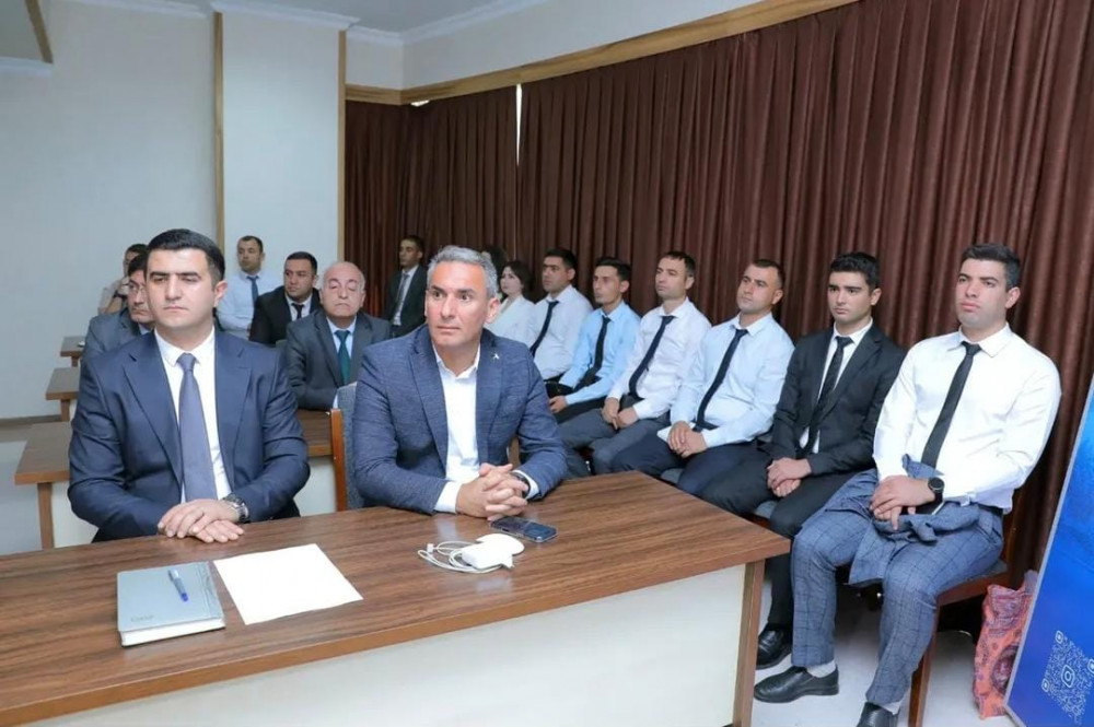 Maliyyə Nazirliyində “Dövlət rüsumlarının elektron idarə edilməsi (e-rüsum)” informasiya sisteminin tətbiqi ilə bağlı təlim keçirilib<font color=red> - FOTOLAR</font>