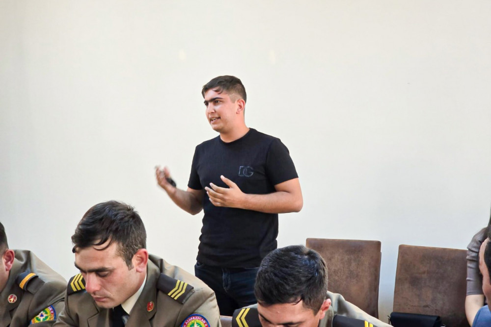 Şahbuzda “Effektiv ünsiyyət və liderlik bacarıqları” mövzusunda təlim keçirilib<font color=red> - FOTOLAR</font>