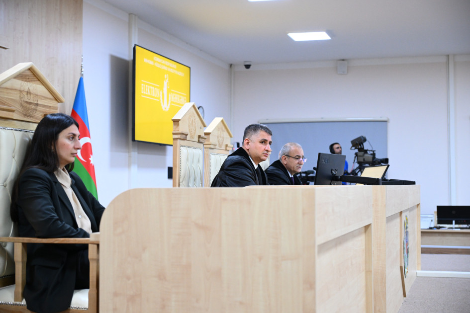 Ruben Vardanyanın məhkəməsində zərərçəkmiş şəxslər və hüquqi varislər ifadə veriblər<font color=red> - FOTOLAR</font>