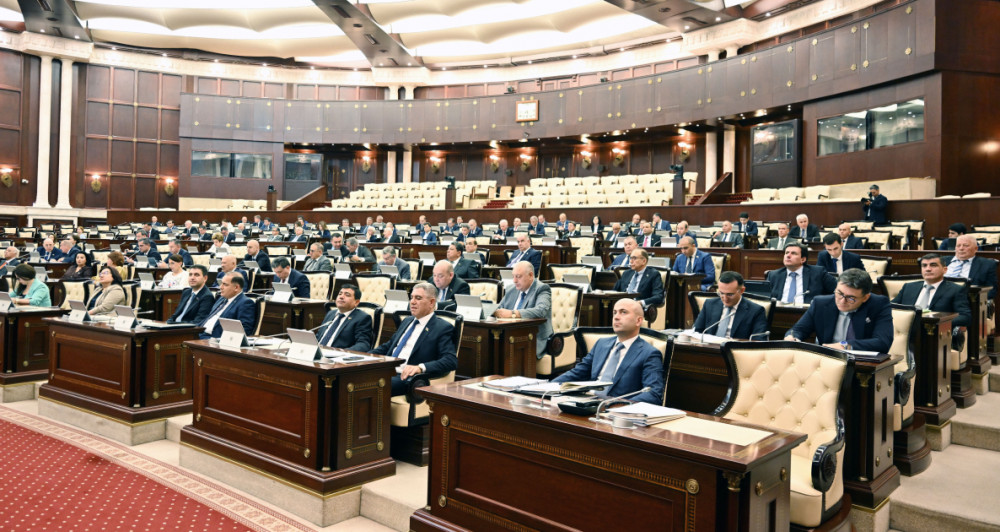 Milli Məclisin plenar iclasında 15 məsələ müzakirə edilib<font color=red> - FOTOLAR</font>