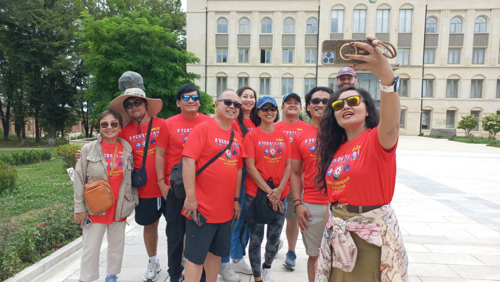 Beynəlxalq səyyahlar Şuşa şəhəri ilə tanış olublar<font color=red> - FOTOLAR</font>