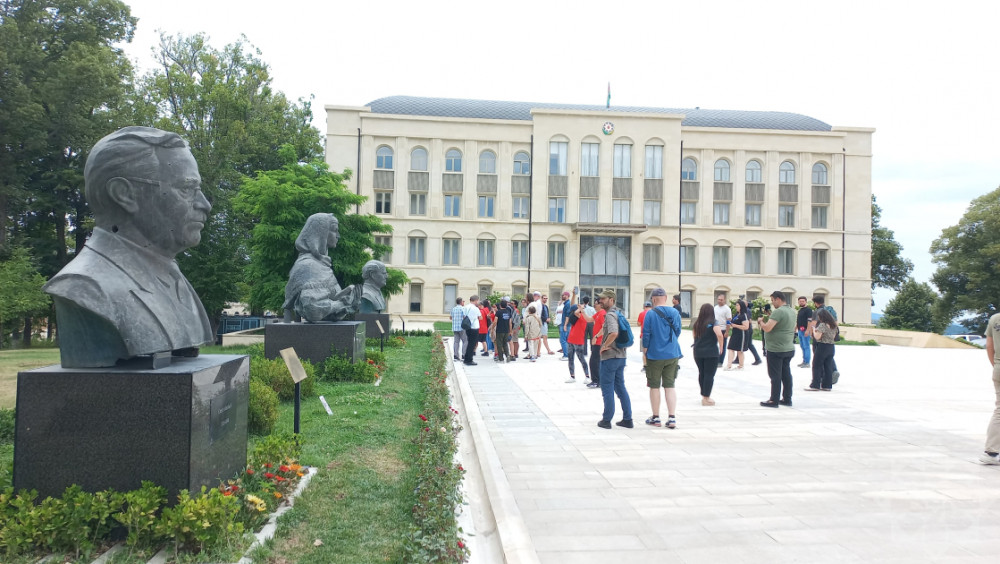 Beynəlxalq səyyahlar Şuşa şəhəri ilə tanış olublar<font color=red> - FOTOLAR</font>