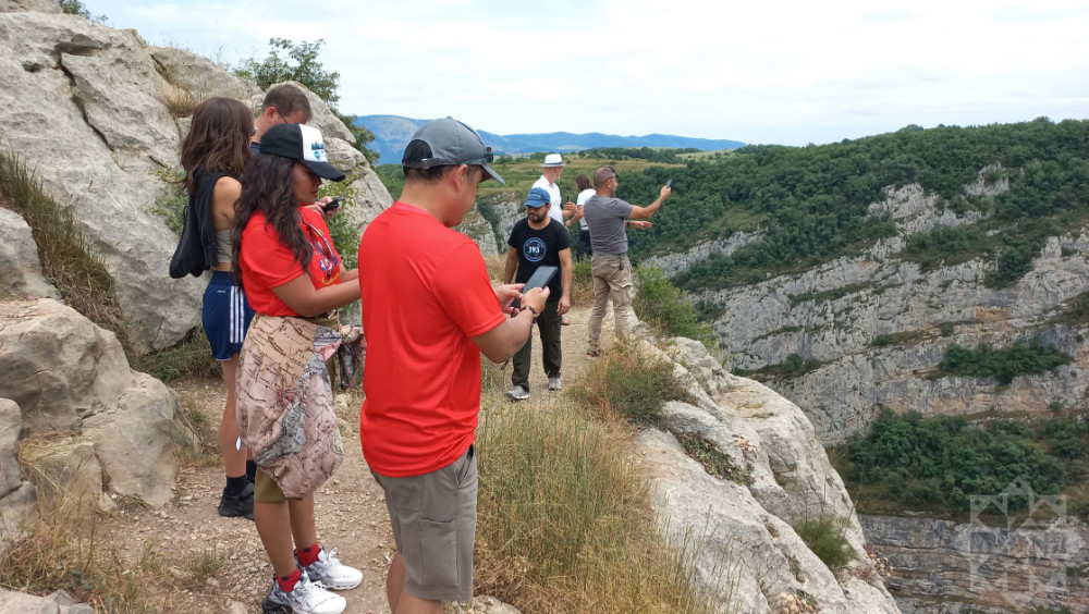 Beynəlxalq səyyahlar Şuşa şəhəri ilə tanış olublar<font color=red> - FOTOLAR</font>