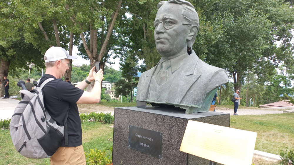 Beynəlxalq səyyahlar Şuşa şəhəri ilə tanış olublar<font color=red> - FOTOLAR</font>