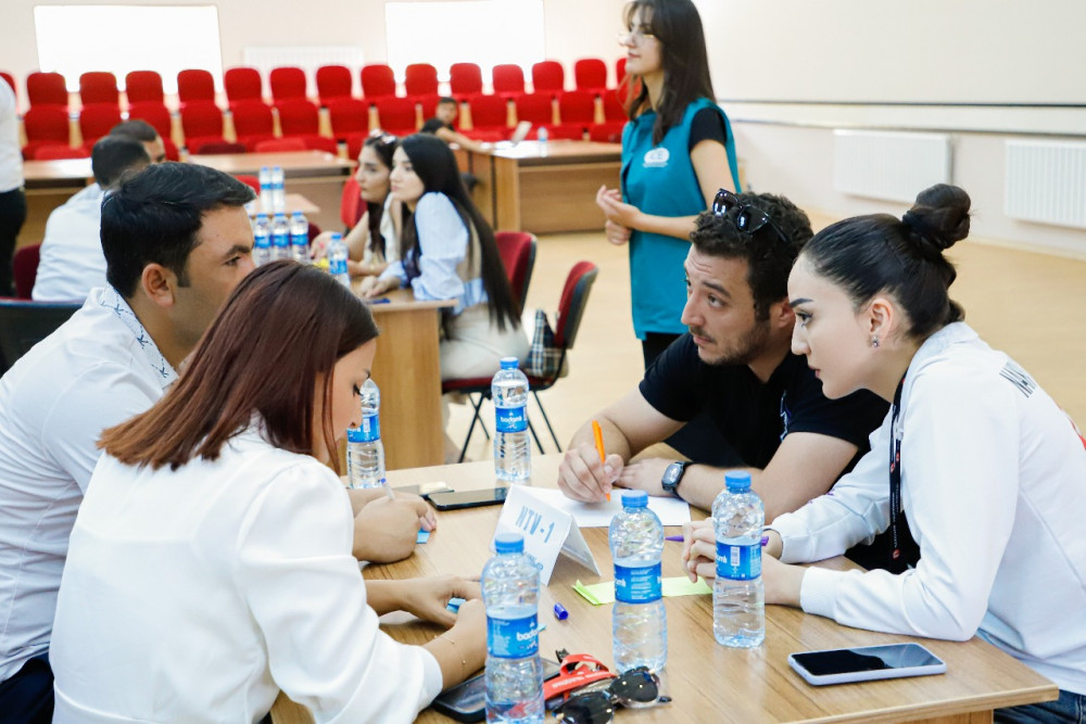 Naxçıvanda media nümayəndələri arasında intellekt yarışı keçirilib <font color=red> - FOTOLAR</font>