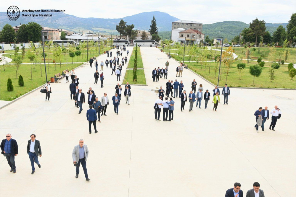 Azərbaycan diplomatları Qarabağ Universitetində xüsusi sessiya keçirib<font color=red> - FOTOLAR</font>