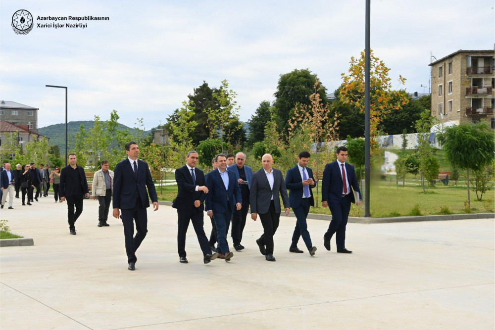 Azərbaycan diplomatları Qarabağ Universitetində xüsusi sessiya keçirib<font color=red> - FOTOLAR</font>