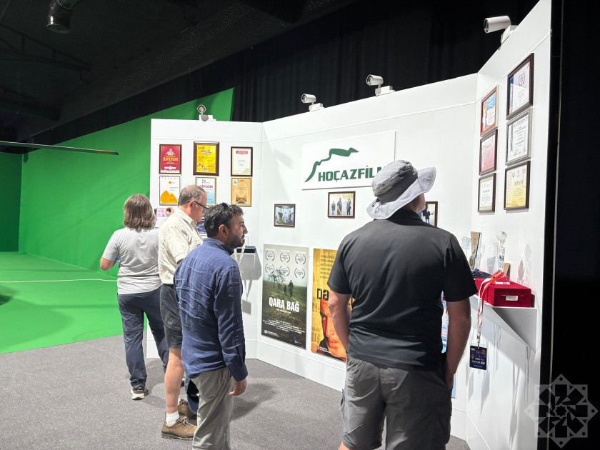 Dünya səyyahları Laçında <font color=red> - FOTOLAR</font>